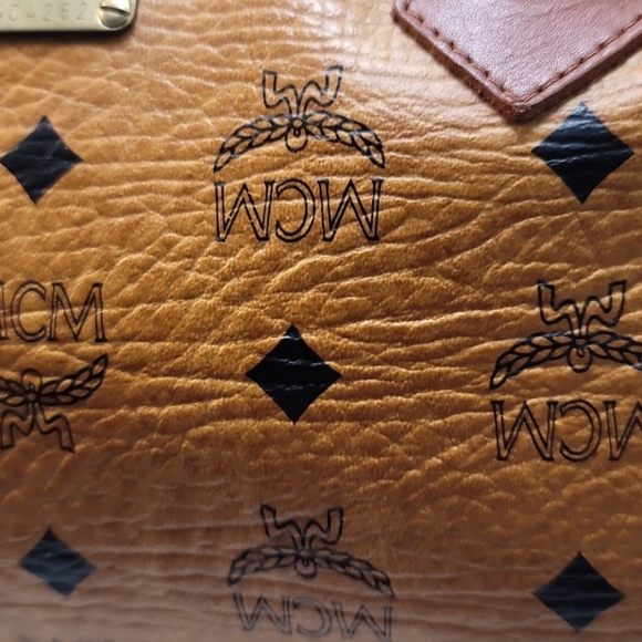 AUTHENTIC MCM MUNCHEN MONOGRAM LEATHER HANDBAG - Picture 12 of 14